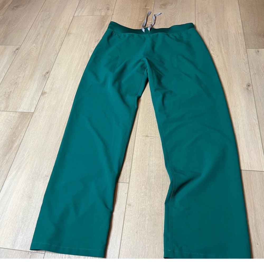 Figs LT Livingston scrub pants